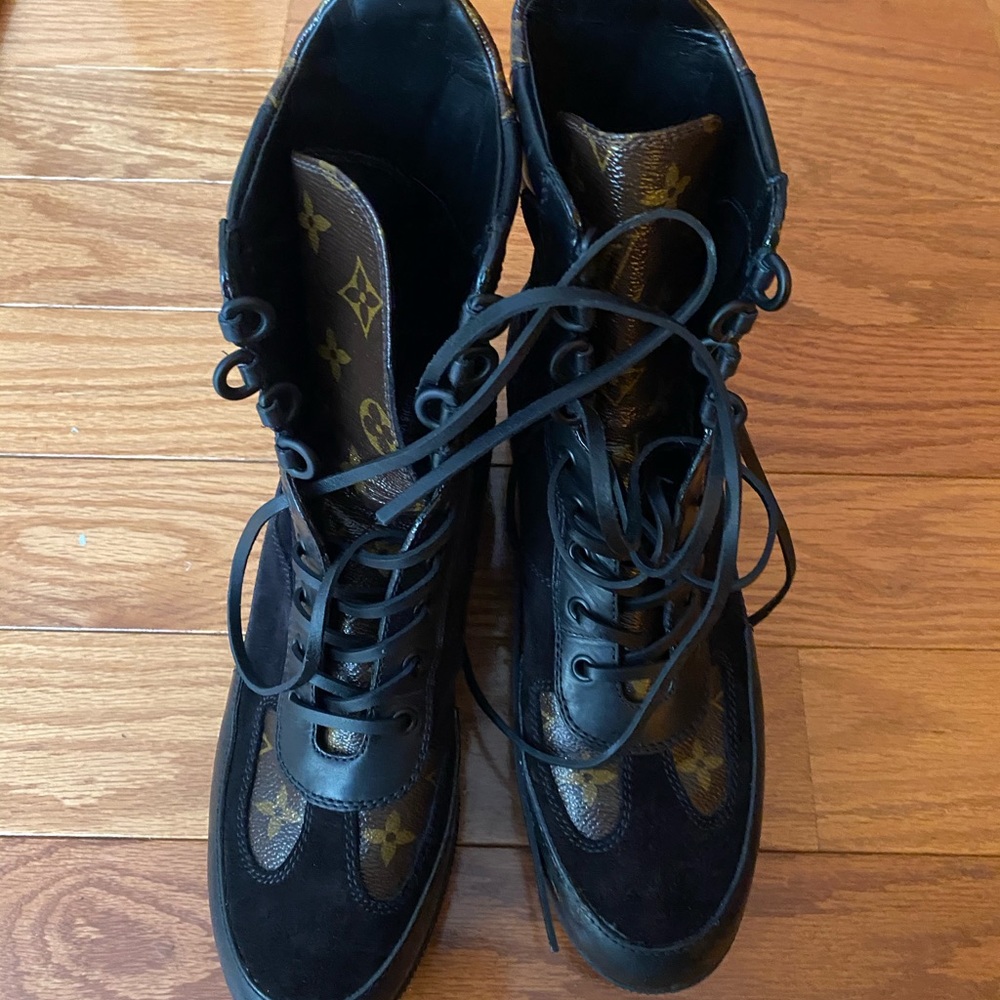 Louis Vuitton Laureate Desert Boot